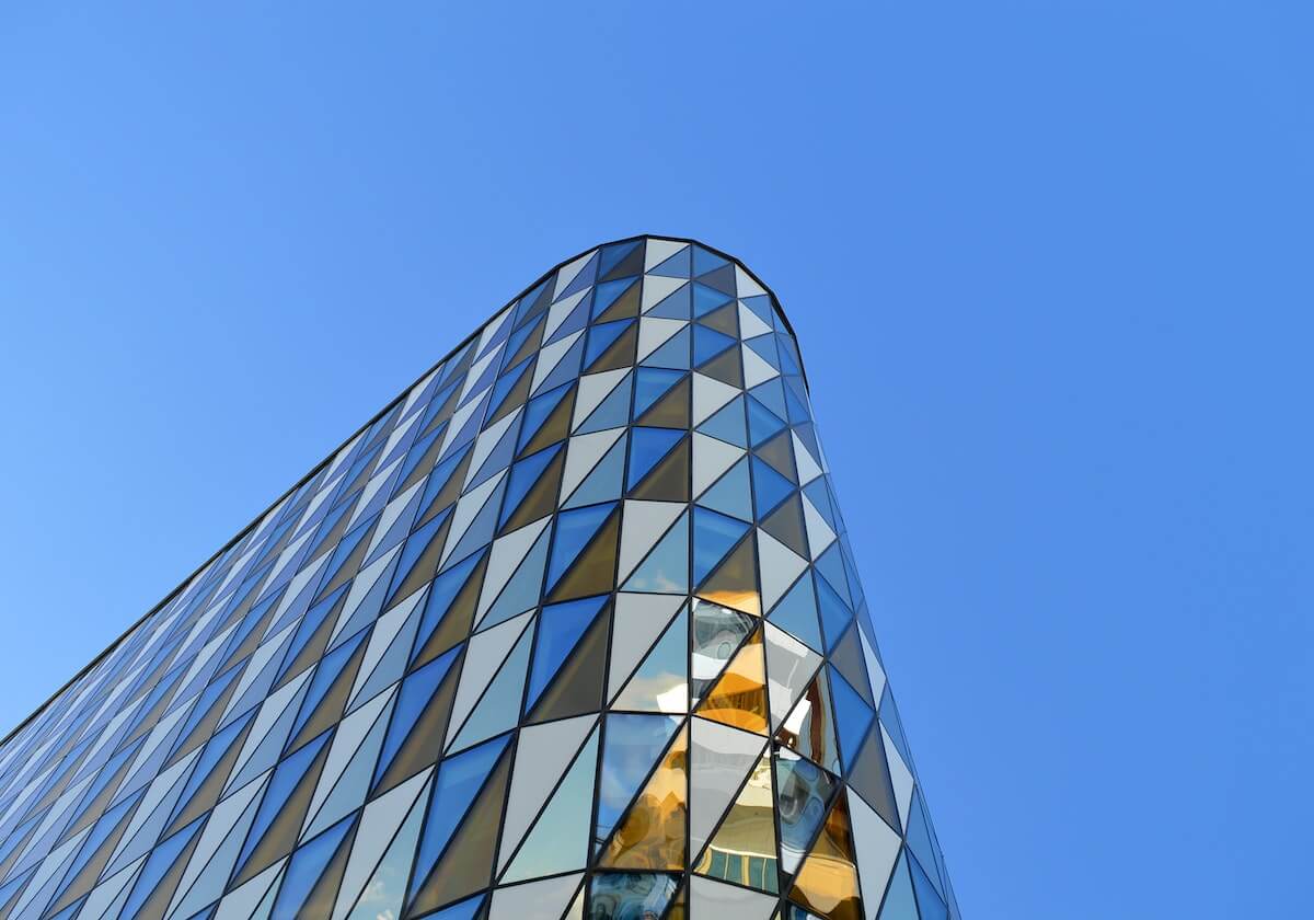 超三联赛社媒分享精彩瞬间：主教练不光已热身，还真上场了